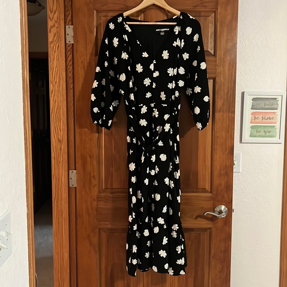 Black/white floral dress
